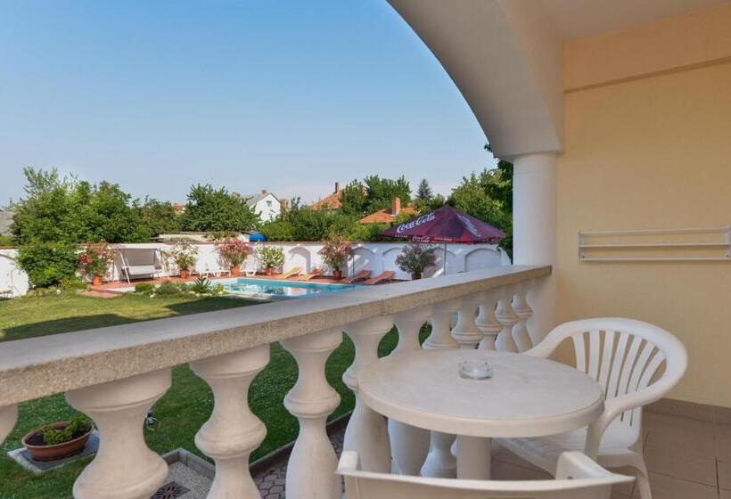 اتاق استاندارد با بالکن, Wellness Hotel Kakadu