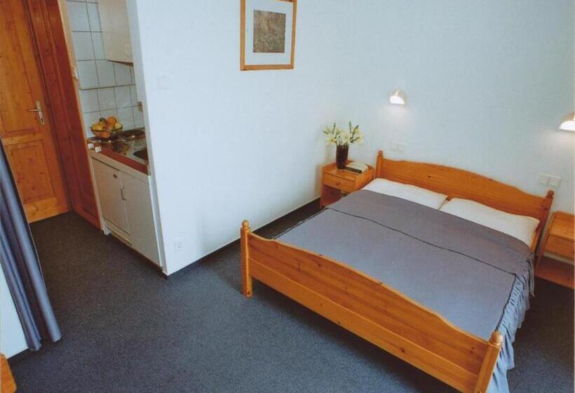 اتاق استاندارد با بالکن, Wellness Hotel Kakadu