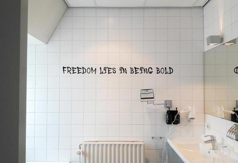 اتاق لوکس, De Wereld