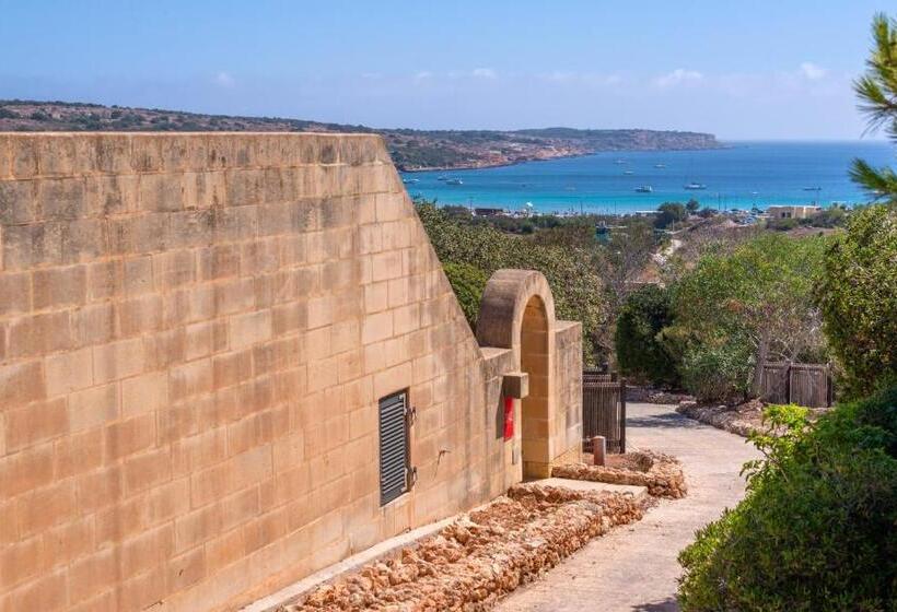 بانگلوی استاندارد, Mellieha Holiday Centre
