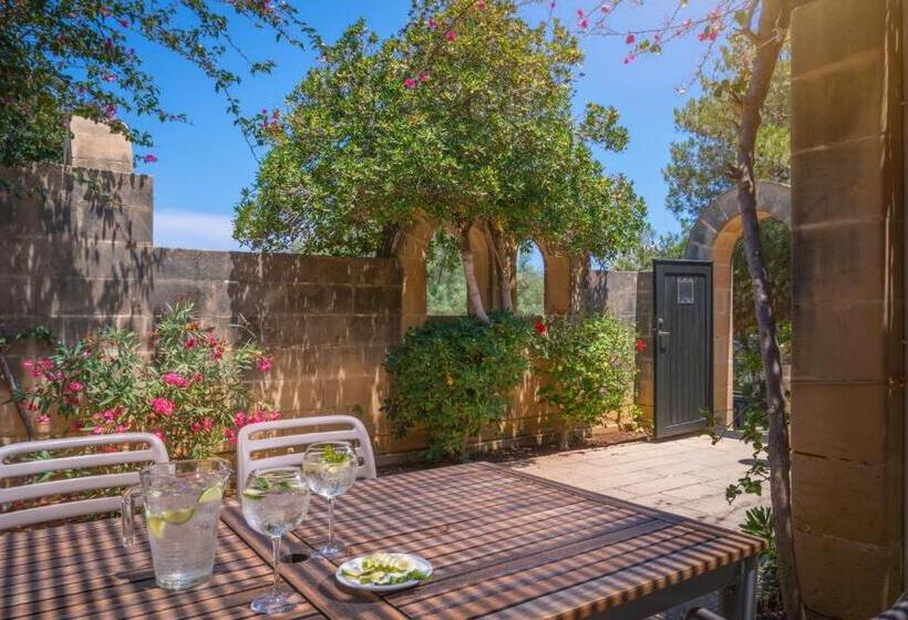 بانگلوی استاندارد 2 خوابه, Mellieha Holiday Centre