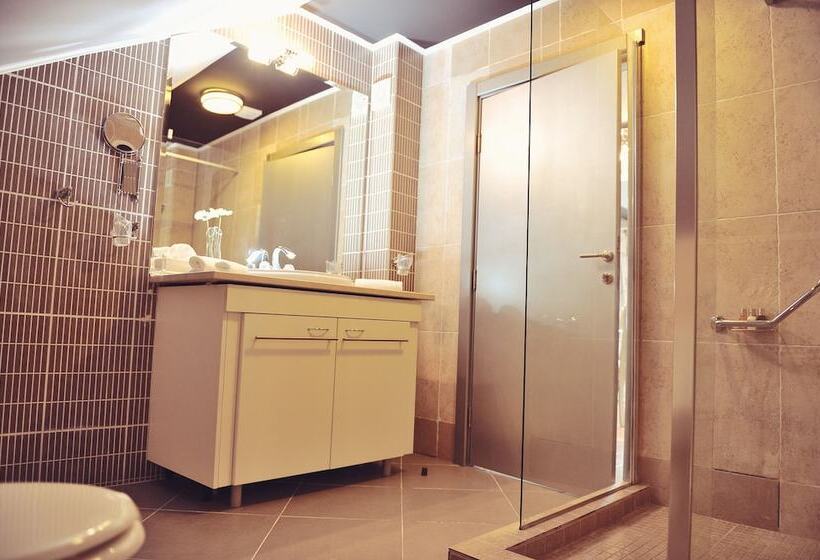 1 Bedroom Penthouse Apartment, Per Astra
