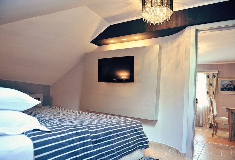 1 Bedroom Penthouse Apartment, Per Astra