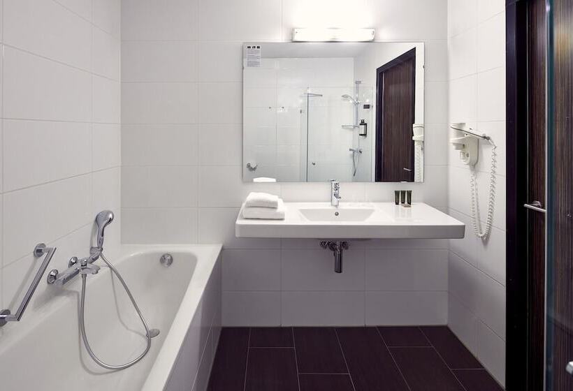 اتاق راحتی سه تخته, Van Der Valk Hotel Arnhem