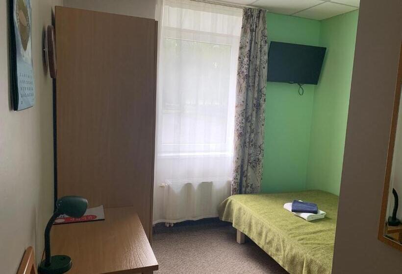 Standard Single Room, Zemgale