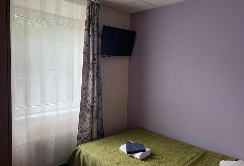 Standard Single Room, Zemgale