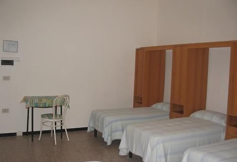 اتاق استاندارد سه نفره, Ostello Stella Marina