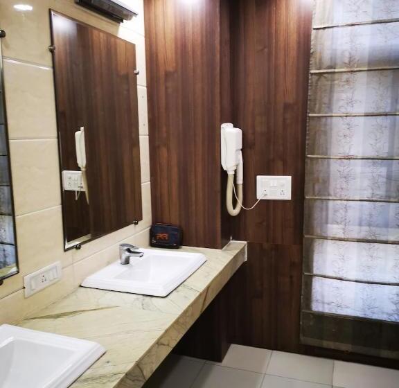 اتاق استاندارد با تخت بزرگ, Pk Residency