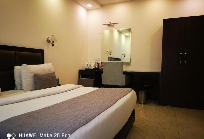 Standard Single Room, Pk Residency