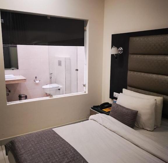 اتاق لوکس با تخت بزرگ, Pk Residency