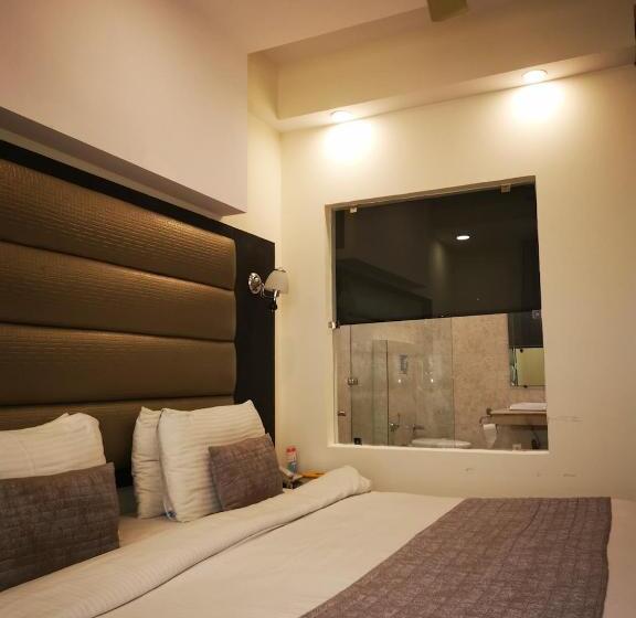 اتاق لوکس با تخت بزرگ, Pk Residency