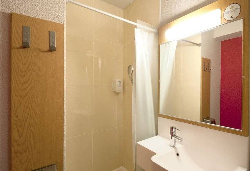 اتاق استاندارد چهار تخته, B&b Hotel Grenoble Centre Alpexpo