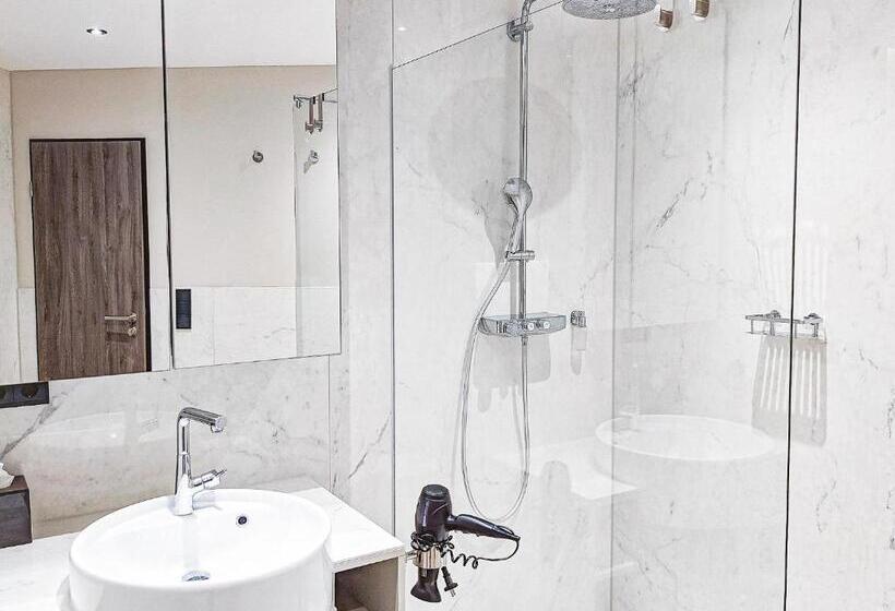 اتاق اساندارد با چشم‌انداز جانبی به دریا, Das Ahlbeck Hotel & Spa