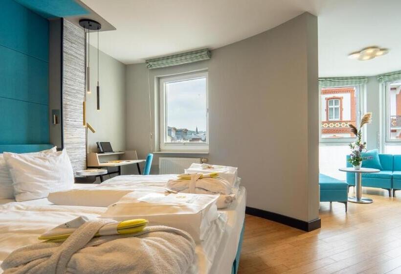 اتاق اساندارد با چشم‌انداز جانبی به دریا, Das Ahlbeck Hotel & Spa