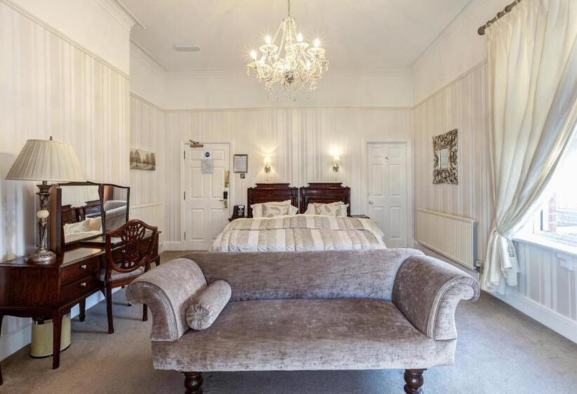 اتاق لوکس, Alexandra Court