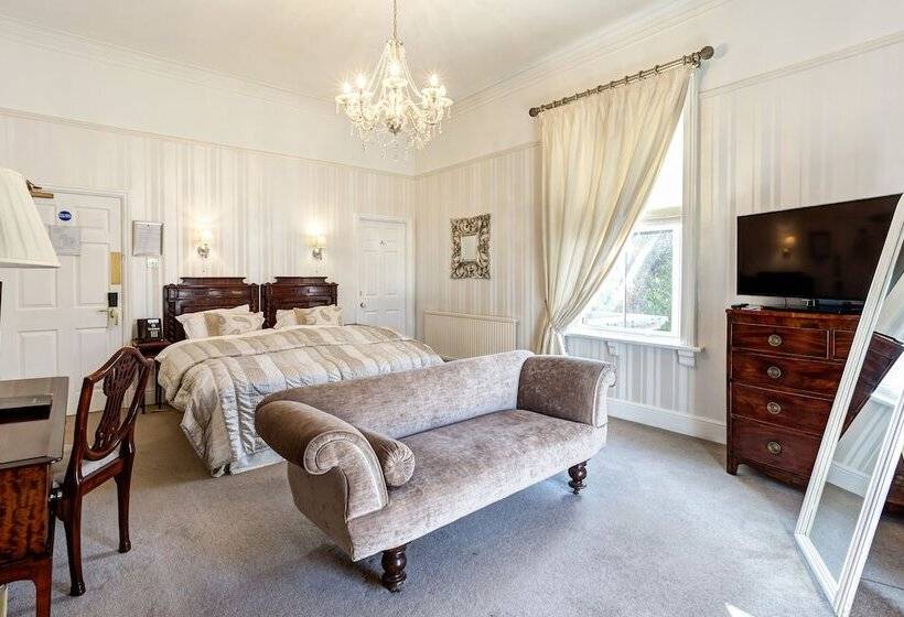 Deluxe Room, Alexandra Court