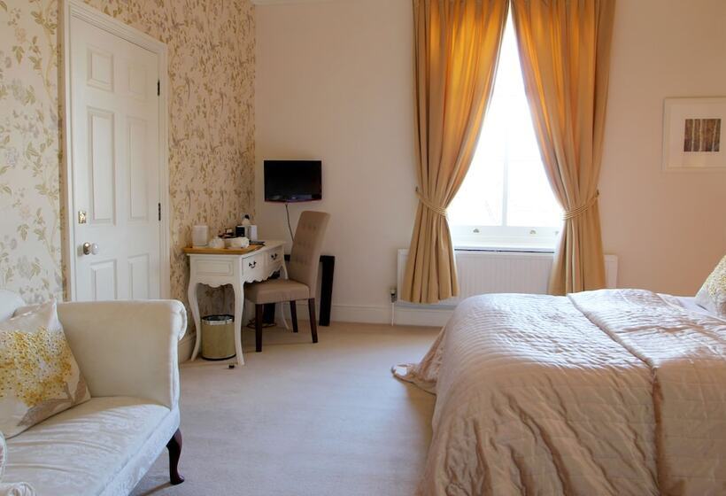 Deluxe Room, Alexandra Court