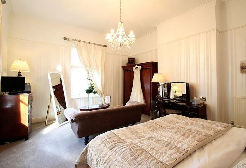 Deluxe Room, Alexandra Court