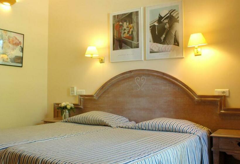 اتاق استاندارد با بالکن, Vacances Bleues Hôtel Castel Luberon