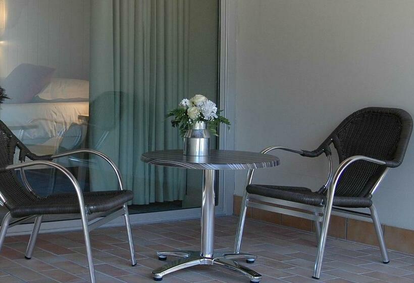 اتاق استاندارد با بالکن, Vacances Bleues Hôtel Castel Luberon