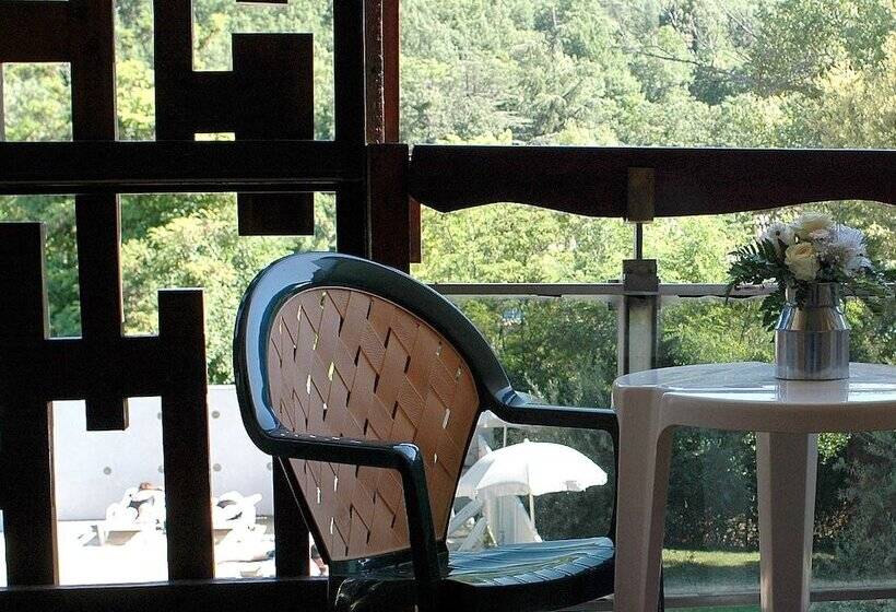 اتاق سوپریور چهار تخته, Vacances Bleues Hôtel Castel Luberon