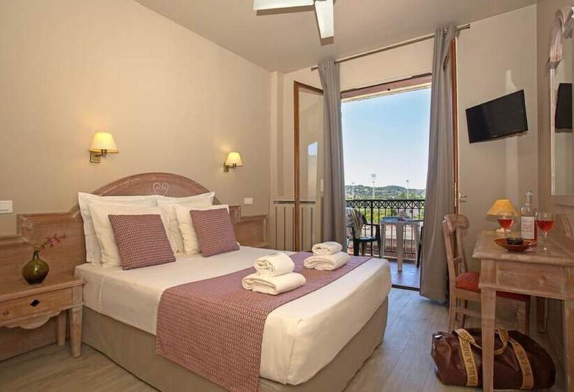 اتاق سوپریور چهار تخته, Vacances Bleues Hôtel Castel Luberon