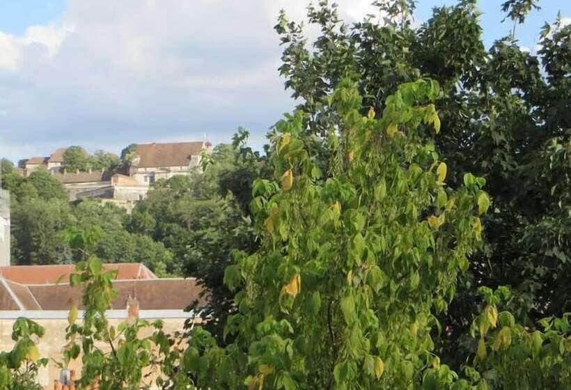 اتاق خانوادگی, Régina