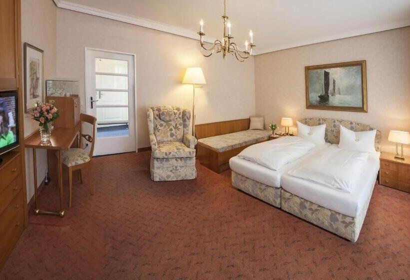 سوییت با چشم‌انداز جانبی دریا, Strandhotel Monbijou Gmbh Garni