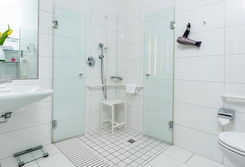 اتاق راحتی با چشم‌انداز دریا, Strandhotel Monbijou Gmbh Garni