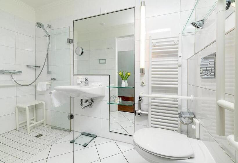 اتاق استاندارد یک نفره با چشم‌انداز دریا, Strandhotel Monbijou Gmbh Garni