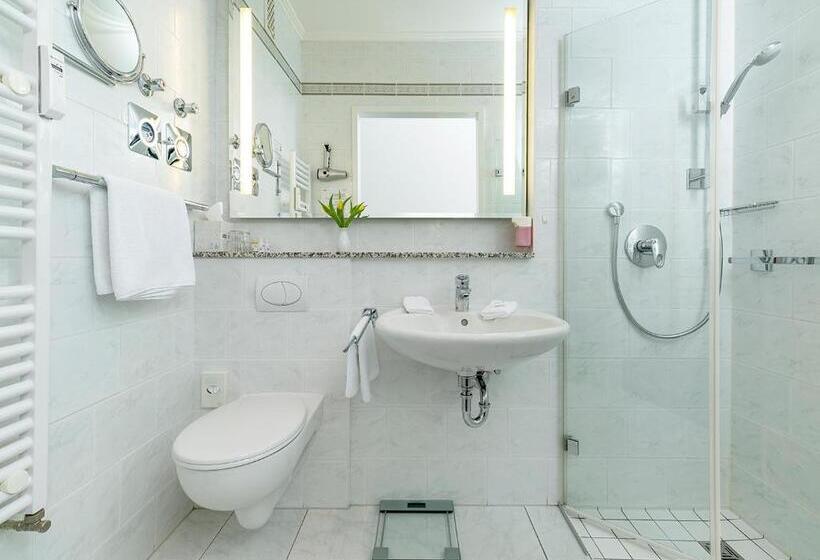 اتاق استاندارد با چشم‌انداز دریا, Strandhotel Monbijou Gmbh Garni