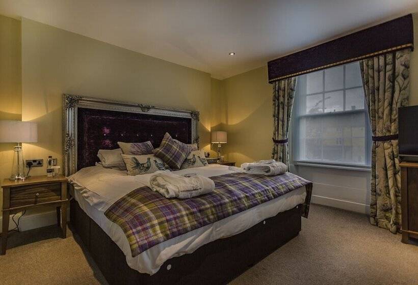 اتاق سوپریور, The White Hart Royal, Moretoninmarsh, Cotswolds
