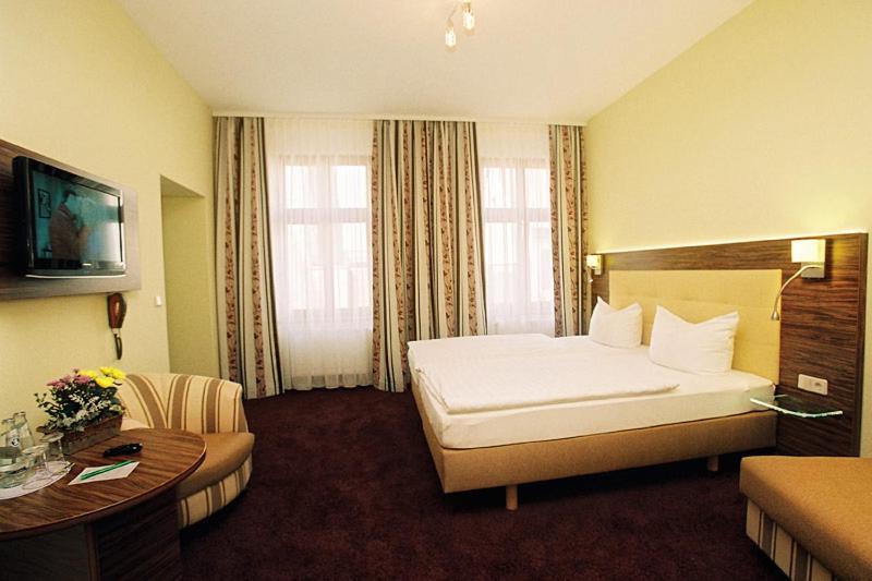 اتاق استاندارد یک نفره, Zur Insel