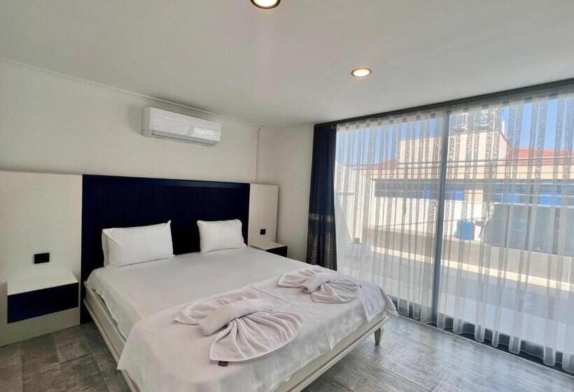 اتاق استاندارد چهارنفره با بالکن, Angel Residence
