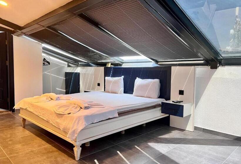 اتاق استاندارد چهارنفره با بالکن, Angel Residence