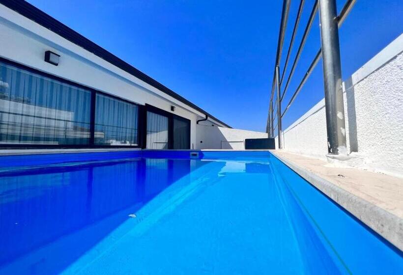اتاق استاندارد چهارنفره با بالکن, Angel Residence