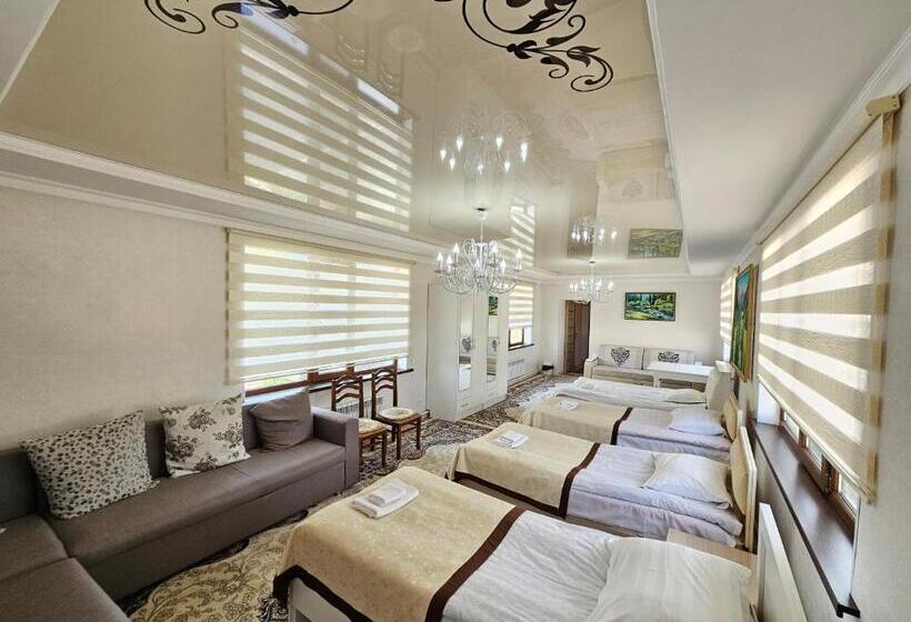 اتاق خانوادگی, Guest House Tenir Too