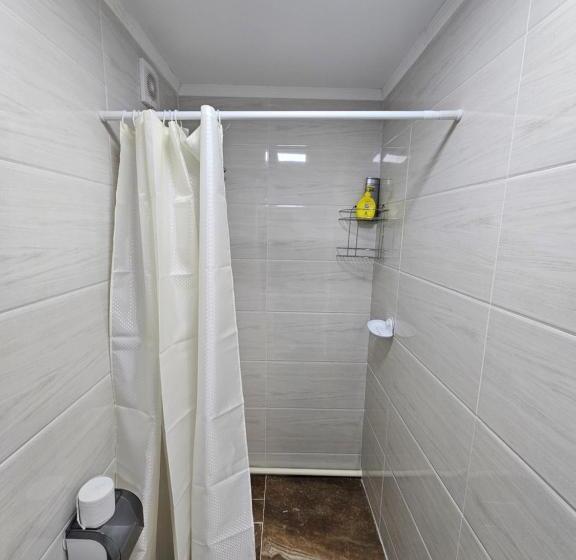 اتاق استاندارد, Guest House Tenir Too