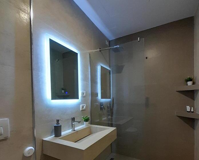 اتاق اجرایی سه نفره, Solea