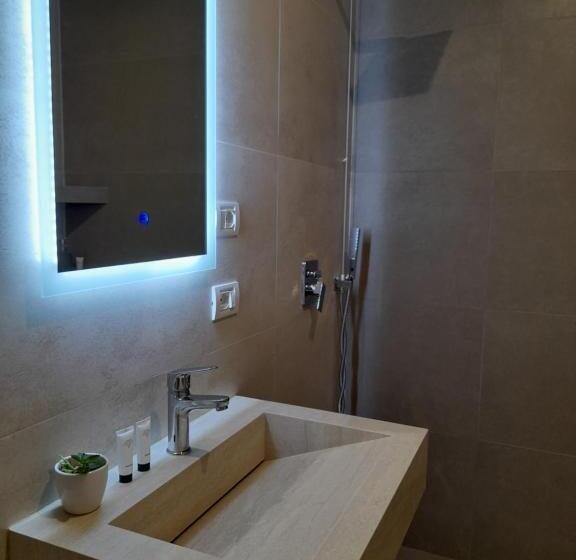 اتاق اجرایی سه نفره, Solea