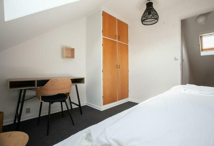 اتاق استاندارد یک تخته با سرویس بهداشتی مشترک, The Bird / Guesthouse / 10 Min Walk Downtown