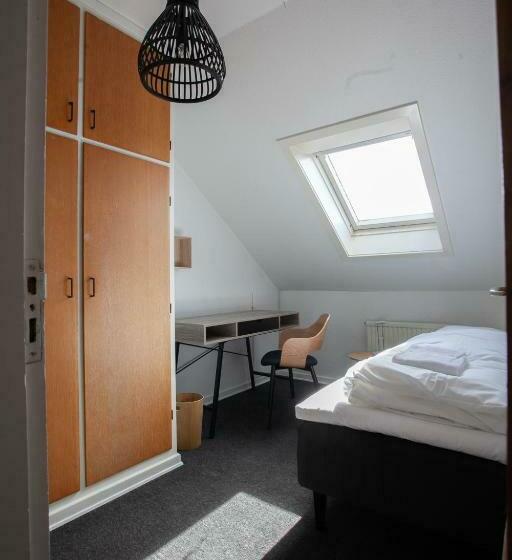 اتاق استاندارد یک تخته با سرویس بهداشتی مشترک, The Bird / Guesthouse / 10 Min Walk Downtown