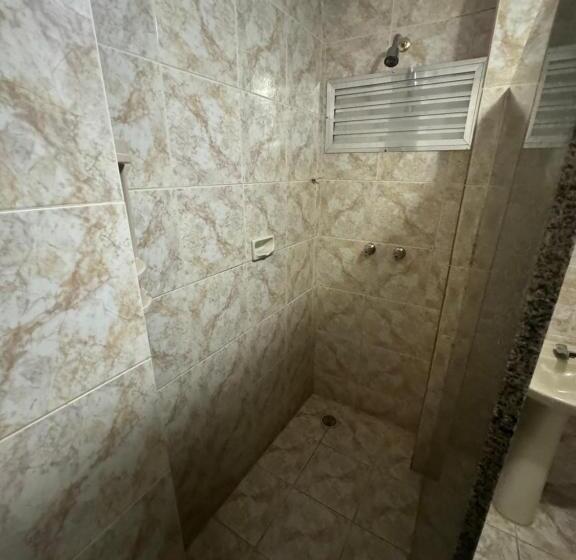 اتاق لوکس سه تخته, Garnier