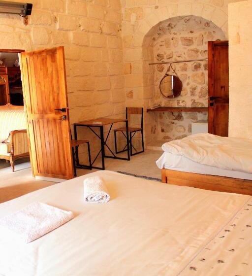 اتاق استاندارد سه نفره, Mons Masius Boutique Hotel Teras
