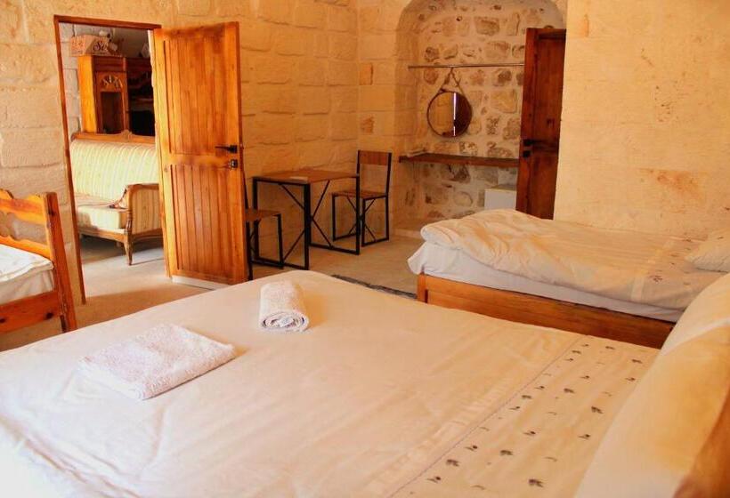 اتاق استاندارد سه نفره, Mons Masius Boutique Hotel Teras