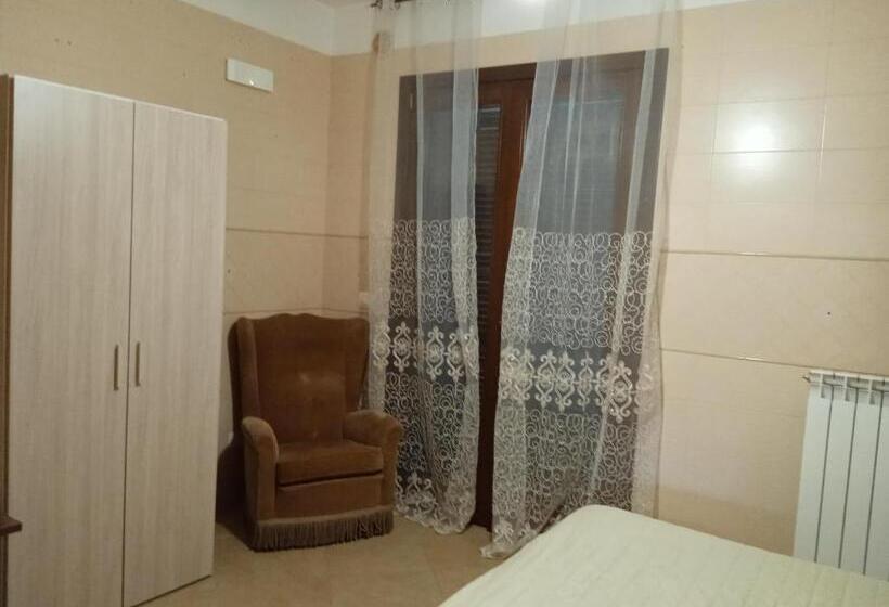 اتاق استاندارد با چشم‌انداز باغ, Villa Levante