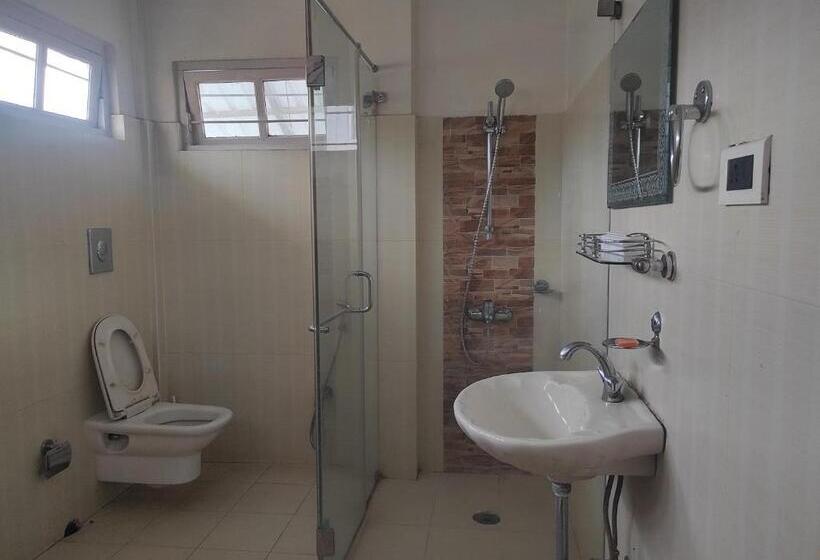 استودیوی لوکس, Changs Resort