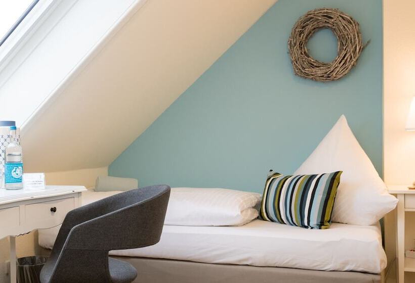 اتاق عادی یک تخته, Das Frühstückshotel Büsum