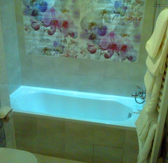 اتاق استاندارد سه نفره, Family Hotel Sonata