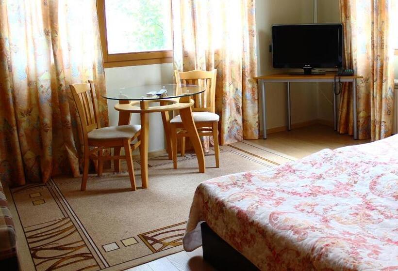 اتاق استاندارد سه نفره, Family Hotel Sonata